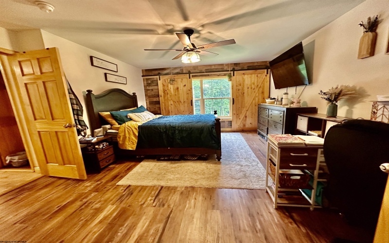 588 Pinch Gut Hollow Road, Fairmont, West Virginia 26554, 5 Bedrooms Bedrooms, 7 Rooms Rooms,2 BathroomsBathrooms,Single Family Detached,For Sale,Pinch Gut Hollow,10165500
