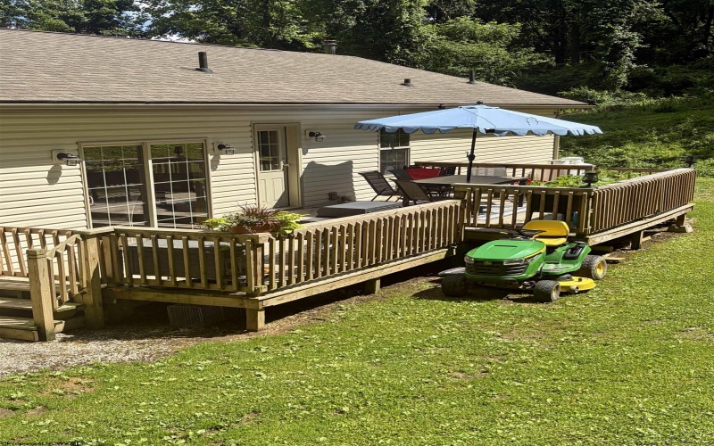 588 Pinch Gut Hollow Road, Fairmont, West Virginia 26554, 5 Bedrooms Bedrooms, 7 Rooms Rooms,2 BathroomsBathrooms,Single Family Detached,For Sale,Pinch Gut Hollow,10165500