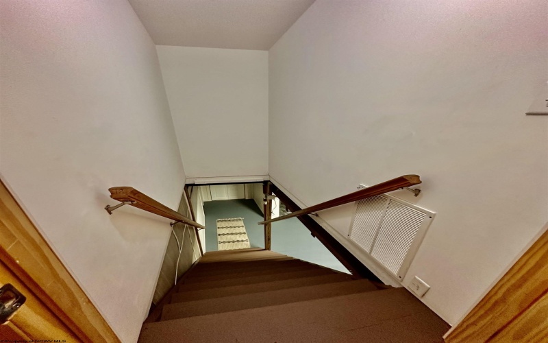 588 Pinch Gut Hollow Road, Fairmont, West Virginia 26554, 5 Bedrooms Bedrooms, 7 Rooms Rooms,2 BathroomsBathrooms,Single Family Detached,For Sale,Pinch Gut Hollow,10165500