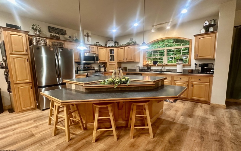 588 Pinch Gut Hollow Road, Fairmont, West Virginia 26554, 5 Bedrooms Bedrooms, 7 Rooms Rooms,2 BathroomsBathrooms,Single Family Detached,For Sale,Pinch Gut Hollow,10165500
