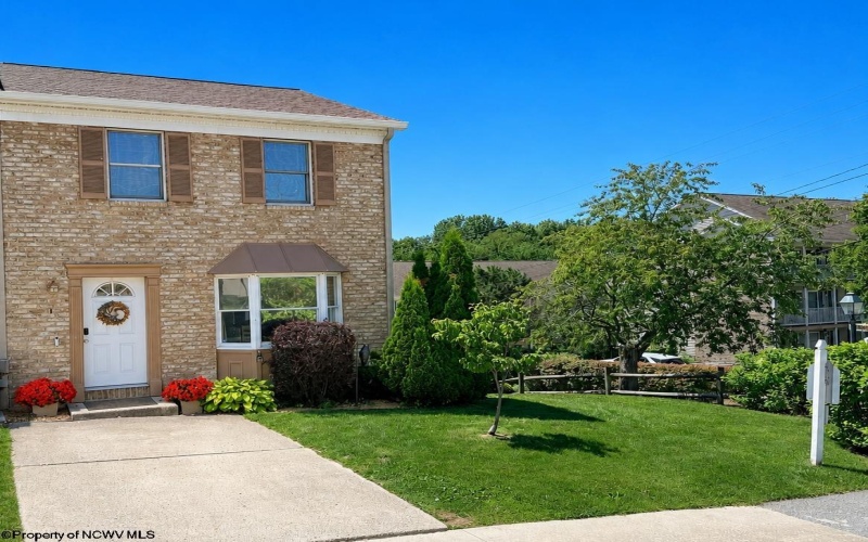 1 Regency Court, Morgantown, West Virginia 26505, 3 Bedrooms Bedrooms, 9 Rooms Rooms,2 BathroomsBathrooms,Single Family Attached,For Sale,Regency,10165504