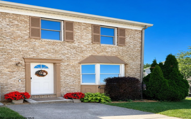 1 Regency Court, Morgantown, West Virginia 26505, 3 Bedrooms Bedrooms, 9 Rooms Rooms,2 BathroomsBathrooms,Single Family Attached,For Sale,Regency,10165504