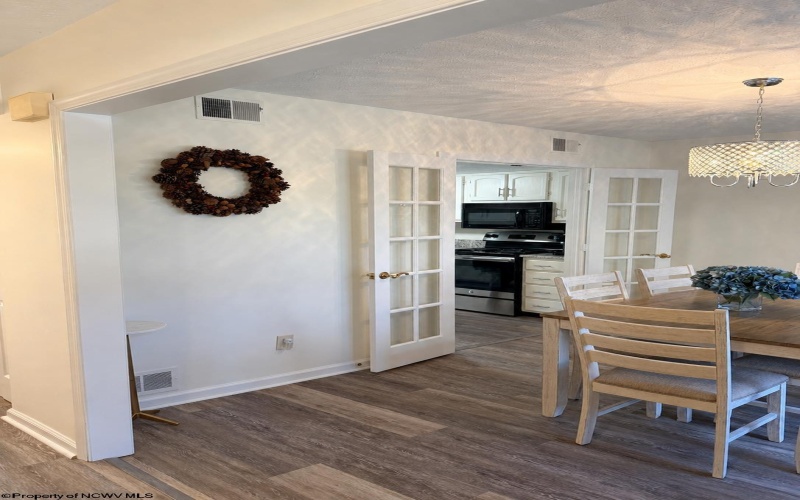 1 Regency Court, Morgantown, West Virginia 26505, 3 Bedrooms Bedrooms, 9 Rooms Rooms,2 BathroomsBathrooms,Single Family Attached,For Sale,Regency,10165504