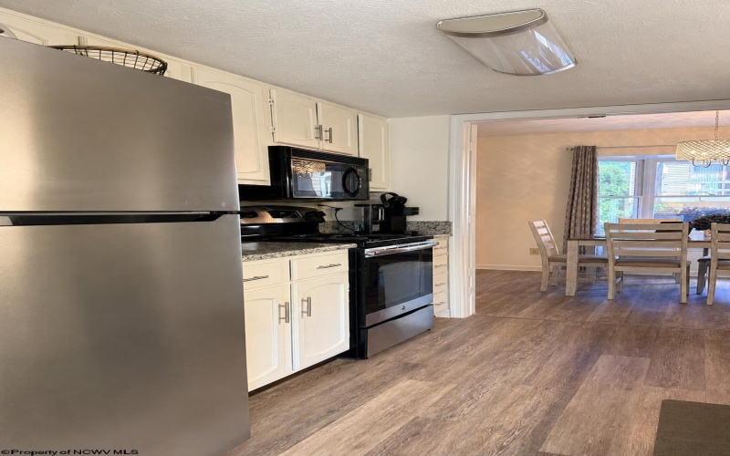 1 Regency Court, Morgantown, West Virginia 26505, 3 Bedrooms Bedrooms, 9 Rooms Rooms,2 BathroomsBathrooms,Single Family Attached,For Sale,Regency,10165504