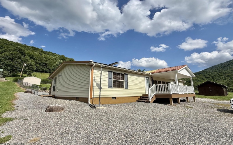 44 Fifth Street, Hendricks, West Virginia 26271, 3 Bedrooms Bedrooms, 6 Rooms Rooms,2 BathroomsBathrooms,Single Family Detached,For Sale,Fifth,10165528