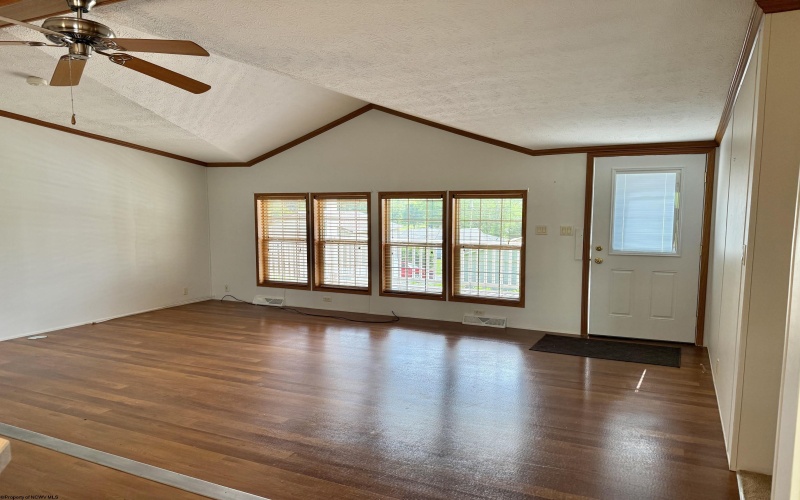 44 Fifth Street, Hendricks, West Virginia 26271, 3 Bedrooms Bedrooms, 6 Rooms Rooms,2 BathroomsBathrooms,Single Family Detached,For Sale,Fifth,10165528