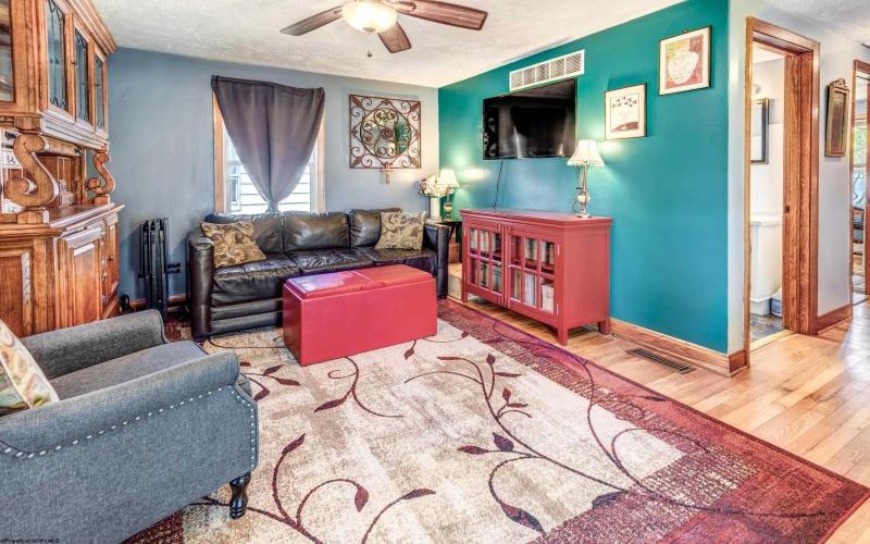 1360 Fenwick Avenue, Morgantown, West Virginia 26505, 2 Bedrooms Bedrooms, 4 Rooms Rooms,2 BathroomsBathrooms,Single Family Detached,For Sale,Fenwick,10165527