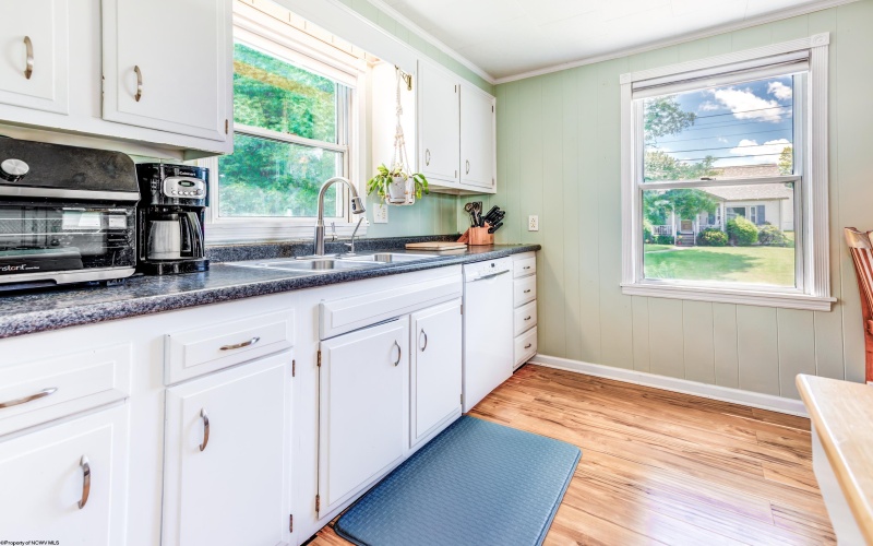 1360 Fenwick Avenue, Morgantown, West Virginia 26505, 2 Bedrooms Bedrooms, 4 Rooms Rooms,2 BathroomsBathrooms,Single Family Detached,For Sale,Fenwick,10165527