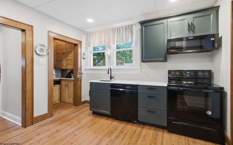 640 West Virginia Avenue, Morgantown, West Virginia 26501, 2 Bedrooms Bedrooms, 6 Rooms Rooms,1 BathroomBathrooms,Single Family Detached,For Sale,West Virginia,10165526