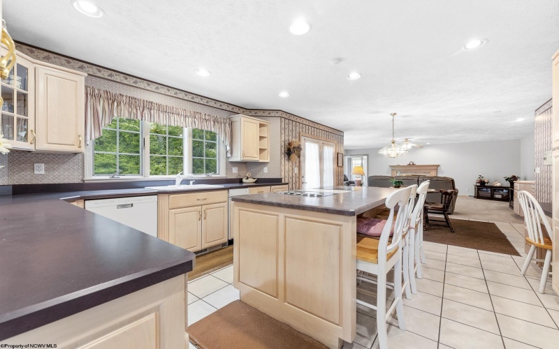 2016 White Oak Drive, Morgantown, West Virginia 26505, 5 Bedrooms Bedrooms, 14 Rooms Rooms,4 BathroomsBathrooms,Single Family Detached,For Sale,White Oak,10165503