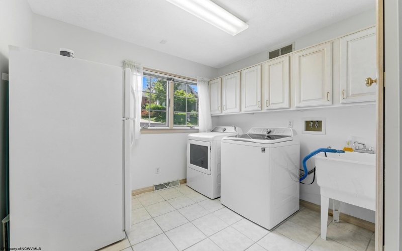 2016 White Oak Drive, Morgantown, West Virginia 26505, 5 Bedrooms Bedrooms, 14 Rooms Rooms,4 BathroomsBathrooms,Single Family Detached,For Sale,White Oak,10165503