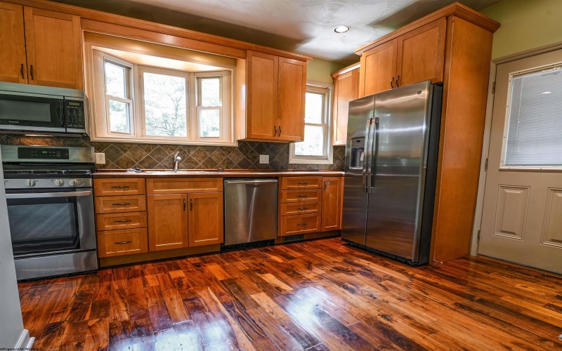135 Camden Road, Fairmont, West Virginia 26554-2433, 3 Bedrooms Bedrooms, 5 Rooms Rooms,1 BathroomBathrooms,Single Family Detached,For Sale,Camden,10165510