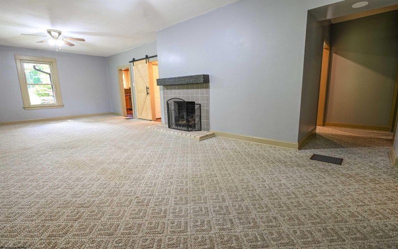 135 Camden Road, Fairmont, West Virginia 26554-2433, 3 Bedrooms Bedrooms, 5 Rooms Rooms,1 BathroomBathrooms,Single Family Detached,For Sale,Camden,10165510
