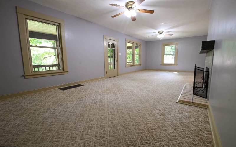 135 Camden Road, Fairmont, West Virginia 26554-2433, 3 Bedrooms Bedrooms, 5 Rooms Rooms,1 BathroomBathrooms,Single Family Detached,For Sale,Camden,10165510