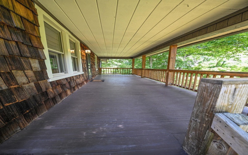 135 Camden Road, Fairmont, West Virginia 26554-2433, 3 Bedrooms Bedrooms, 5 Rooms Rooms,1 BathroomBathrooms,Single Family Detached,For Sale,Camden,10165510