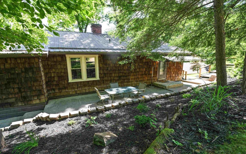 135 Camden Road, Fairmont, West Virginia 26554-2433, 3 Bedrooms Bedrooms, 5 Rooms Rooms,1 BathroomBathrooms,Single Family Detached,For Sale,Camden,10165510