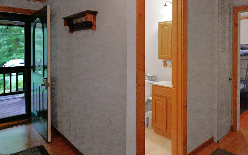 1471 Alpine Drive, Terra Alta, West Virginia 26764, 3 Bedrooms Bedrooms, 8 Rooms Rooms,2 BathroomsBathrooms,Single Family Detached,For Sale,Alpine,10165517