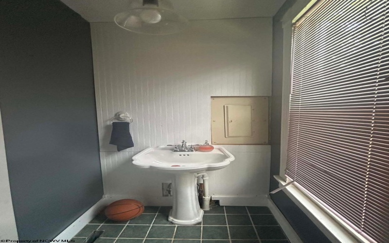 11 Park Street, Buckhannon, West Virginia 26201-9147, 3 Bedrooms Bedrooms, 7 Rooms Rooms,1 BathroomBathrooms,Single Family Detached,For Sale,Park,10165518
