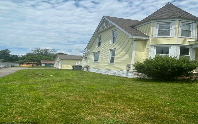 11 Park Street, Buckhannon, West Virginia 26201-9147, 3 Bedrooms Bedrooms, 7 Rooms Rooms,1 BathroomBathrooms,Single Family Detached,For Sale,Park,10165518