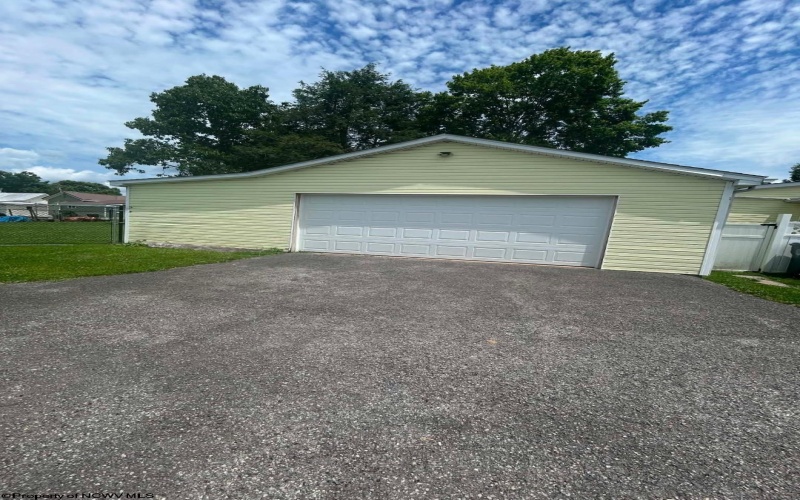 11 Park Street, Buckhannon, West Virginia 26201-9147, 3 Bedrooms Bedrooms, 7 Rooms Rooms,1 BathroomBathrooms,Single Family Detached,For Sale,Park,10165518