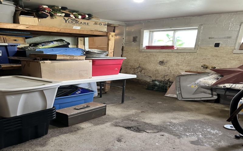 226 Mason Dixon Highway, Maidsville, West Virginia 26541, 2 Bedrooms Bedrooms, 5 Rooms Rooms,1 BathroomBathrooms,Single Family Detached,For Sale,Mason Dixon,10165520