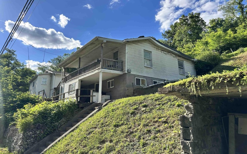 226 Mason Dixon Highway, Maidsville, West Virginia 26541, 2 Bedrooms Bedrooms, 5 Rooms Rooms,1 BathroomBathrooms,Single Family Detached,For Sale,Mason Dixon,10165520