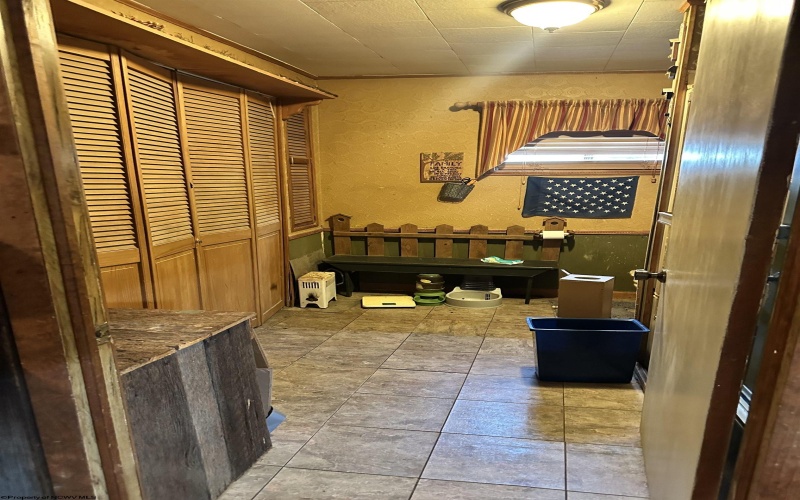 208 Mason Dixon Highway, Maidsville, West Virginia 26541, 3 Bedrooms Bedrooms, 6 Rooms Rooms,1 BathroomBathrooms,Single Family Detached,For Sale,Mason Dixon,10165521