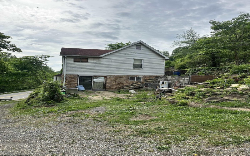 208 Mason Dixon Highway, Maidsville, West Virginia 26541, 3 Bedrooms Bedrooms, 6 Rooms Rooms,1 BathroomBathrooms,Single Family Detached,For Sale,Mason Dixon,10165521