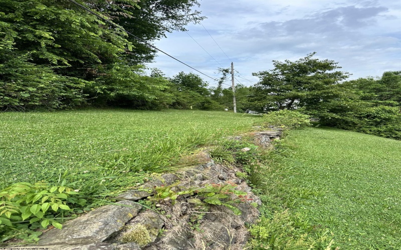 208 Mason Dixon Highway, Maidsville, West Virginia 26541, 3 Bedrooms Bedrooms, 6 Rooms Rooms,1 BathroomBathrooms,Single Family Detached,For Sale,Mason Dixon,10165521