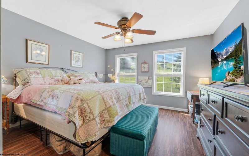 78 Barrington Court, Bridgeport, West Virginia 26330, 3 Bedrooms Bedrooms, 5 Rooms Rooms,2 BathroomsBathrooms,Single Family Attached,For Sale,Barrington,10165531