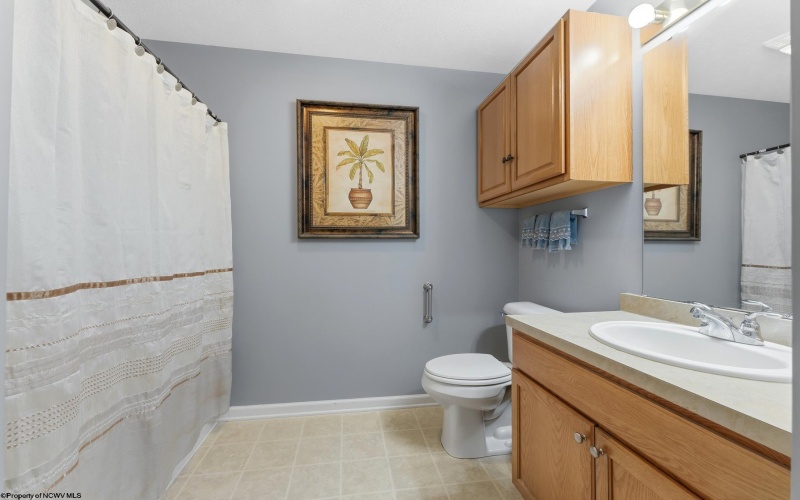 78 Barrington Court, Bridgeport, West Virginia 26330, 3 Bedrooms Bedrooms, 5 Rooms Rooms,2 BathroomsBathrooms,Single Family Attached,For Sale,Barrington,10165531