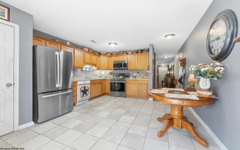 78 Barrington Court, Bridgeport, West Virginia 26330, 3 Bedrooms Bedrooms, 5 Rooms Rooms,2 BathroomsBathrooms,Single Family Attached,For Sale,Barrington,10165531