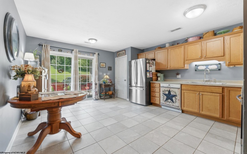 78 Barrington Court, Bridgeport, West Virginia 26330, 3 Bedrooms Bedrooms, 5 Rooms Rooms,2 BathroomsBathrooms,Single Family Attached,For Sale,Barrington,10165531