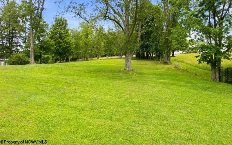 573 Rosemont School Road, Rosemont, West Virginia 26424, 4 Bedrooms Bedrooms, 9 Rooms Rooms,2 BathroomsBathrooms,Single Family Detached,For Sale,Rosemont School,10165532