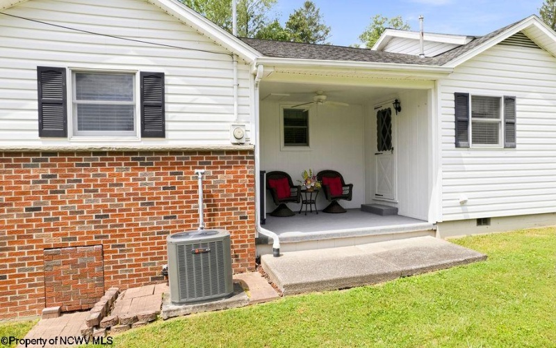 573 Rosemont School Road, Rosemont, West Virginia 26424, 4 Bedrooms Bedrooms, 9 Rooms Rooms,2 BathroomsBathrooms,Single Family Detached,For Sale,Rosemont School,10165532