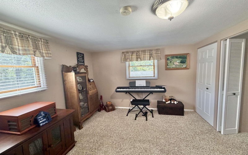 573 Rosemont School Road, Rosemont, West Virginia 26424, 4 Bedrooms Bedrooms, 9 Rooms Rooms,2 BathroomsBathrooms,Single Family Detached,For Sale,Rosemont School,10165532