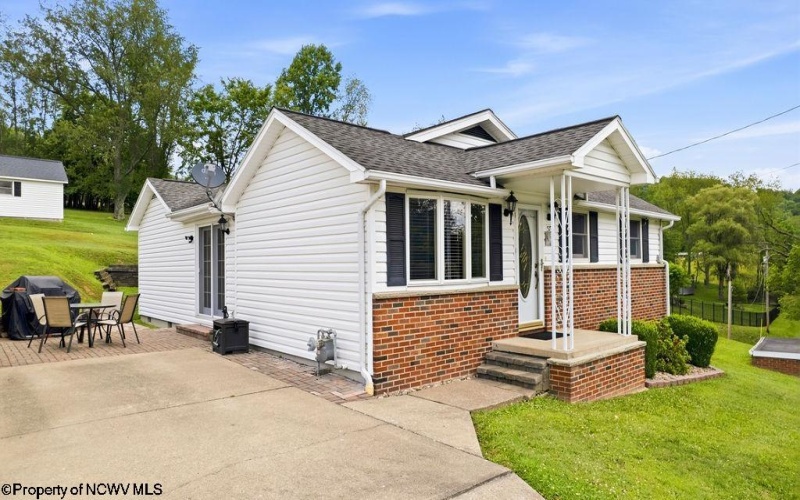 573 Rosemont School Road, Rosemont, West Virginia 26424, 4 Bedrooms Bedrooms, 9 Rooms Rooms,2 BathroomsBathrooms,Single Family Detached,For Sale,Rosemont School,10165532