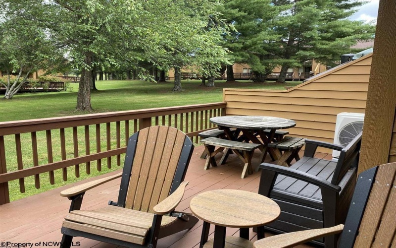 431 Deerfield Circle, Davis, West Virginia 26260-0000, 3 Bedrooms Bedrooms, 8 Rooms Rooms,3 BathroomsBathrooms,Single Family Attached,For Sale,Deerfield,10165554