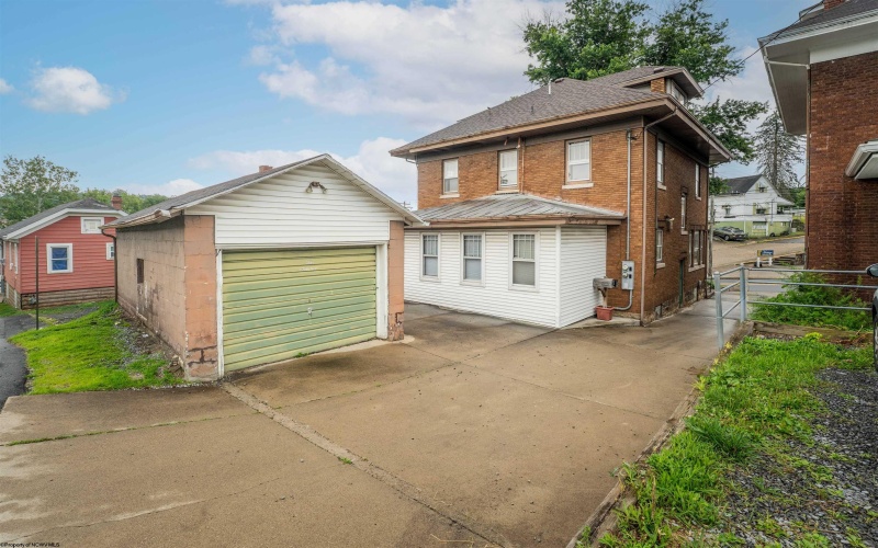 100 Holland Avenue, Westover, West Virginia 26501, ,Multi-unit/income,For Sale,Holland,10165534 100 Holland Avenue, Westover, West Virginia 26501, ,Multi-unit/income,For Sale,Holland,10165534