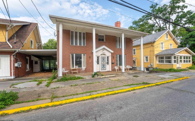 213 McLane Avenue, Morgantown, West Virginia 26505, ,Multi-unit/income,For Sale,McLane,10165549
