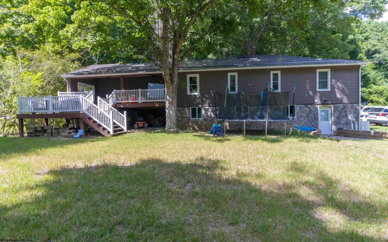 1726 Davisson Run Road, Clarksburg, West Virginia 26301, 4 Bedrooms Bedrooms, 9 Rooms Rooms,2 BathroomsBathrooms,Single Family Detached,For Sale,Davisson Run,10165535