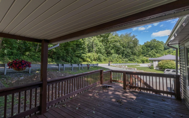 1726 Davisson Run Road, Clarksburg, West Virginia 26301, 4 Bedrooms Bedrooms, 9 Rooms Rooms,2 BathroomsBathrooms,Single Family Detached,For Sale,Davisson Run,10165535