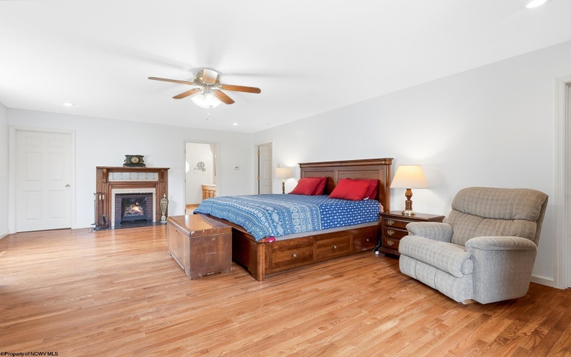 18679 Preston Highway, Bruceton Mills, West Virginia 26525, 4 Bedrooms Bedrooms, 10 Rooms Rooms,3 BathroomsBathrooms,Single Family Detached,For Sale,Preston,10165536