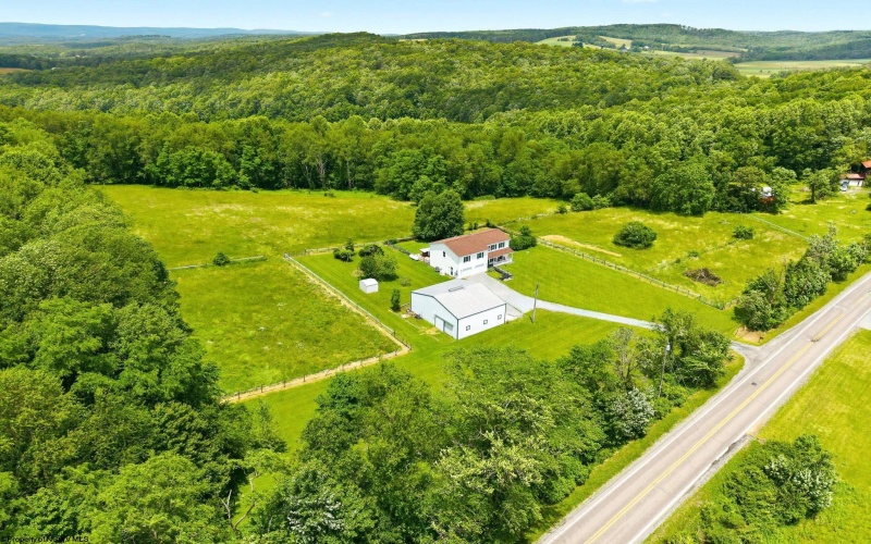 18679 Preston Highway, Bruceton Mills, West Virginia 26525, 4 Bedrooms Bedrooms, 10 Rooms Rooms,3 BathroomsBathrooms,Single Family Detached,For Sale,Preston,10165536