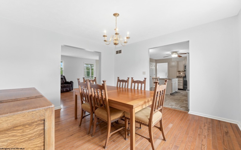 18679 Preston Highway, Bruceton Mills, West Virginia 26525, 4 Bedrooms Bedrooms, 10 Rooms Rooms,3 BathroomsBathrooms,Single Family Detached,For Sale,Preston,10165536