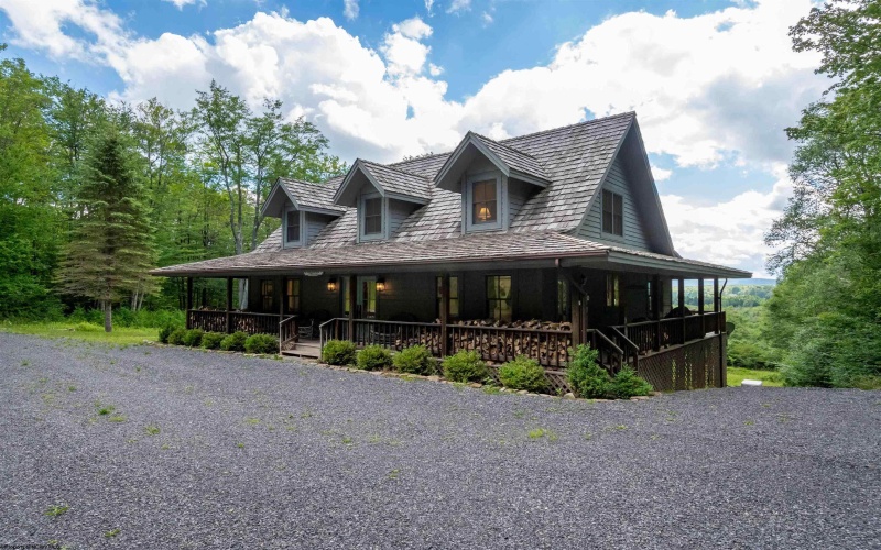 1077 Sand Run Road, Davis, West Virginia 26260, 4 Bedrooms Bedrooms, 14 Rooms Rooms,3 BathroomsBathrooms,Single Family Detached,For Sale,Sand Run,10165540