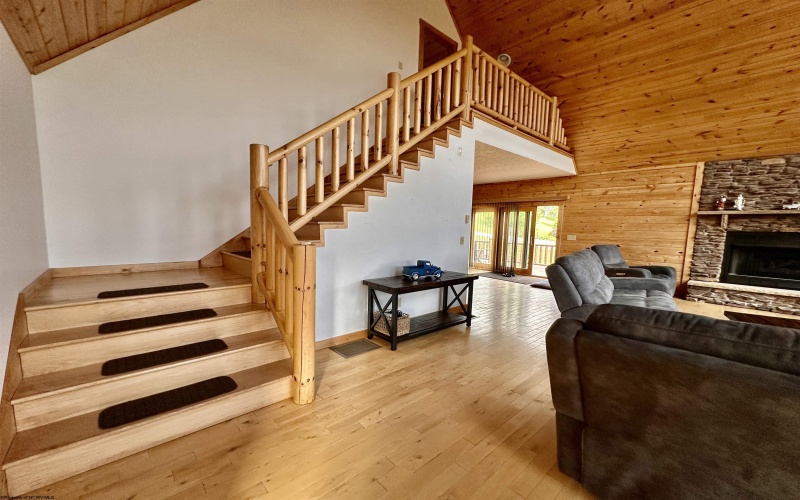 674 Lakeview Drive, Horner, West Virginia 26372, 4 Bedrooms Bedrooms, 9 Rooms Rooms,3 BathroomsBathrooms,Single Family Detached,For Sale,Lakeview,10165541
