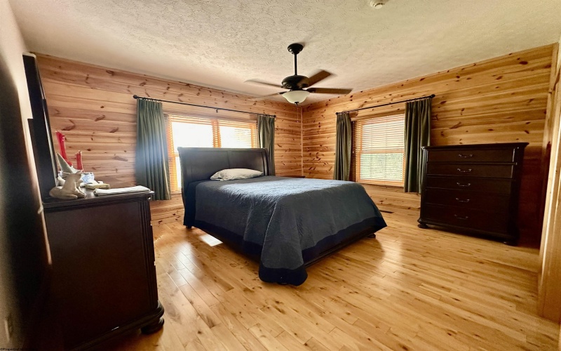 674 Lakeview Drive, Horner, West Virginia 26372, 4 Bedrooms Bedrooms, 9 Rooms Rooms,3 BathroomsBathrooms,Single Family Detached,For Sale,Lakeview,10165541