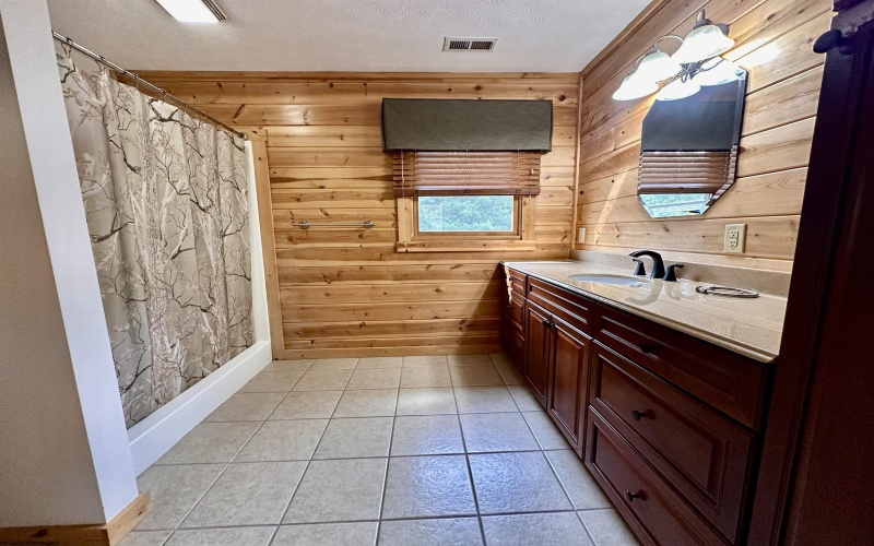 674 Lakeview Drive, Horner, West Virginia 26372, 4 Bedrooms Bedrooms, 9 Rooms Rooms,3 BathroomsBathrooms,Single Family Detached,For Sale,Lakeview,10165541