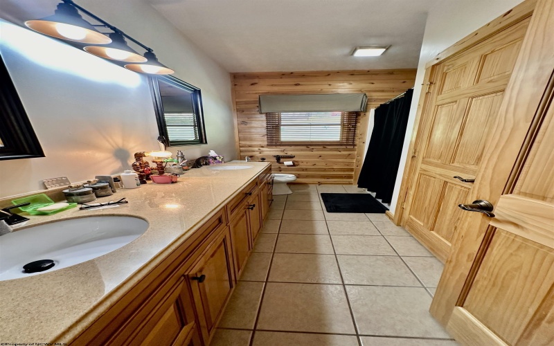 674 Lakeview Drive, Horner, West Virginia 26372, 4 Bedrooms Bedrooms, 9 Rooms Rooms,3 BathroomsBathrooms,Single Family Detached,For Sale,Lakeview,10165541